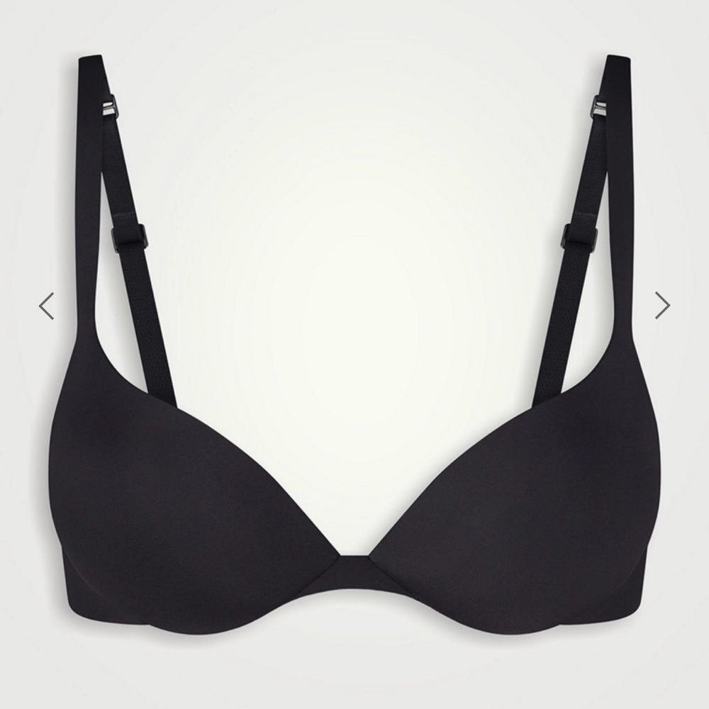 SKIMS ULTIMATE PUSH-UP PLUNGE BRA in ONYX